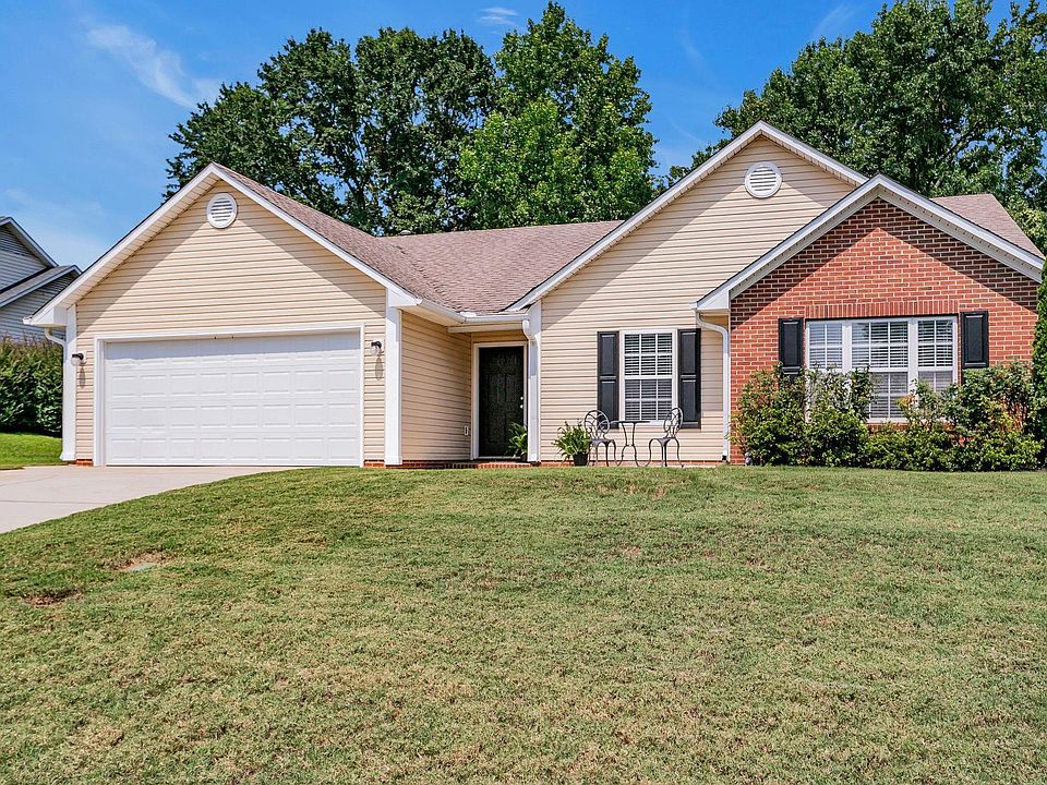 1st image of 106 Pheasant Ridge Dr