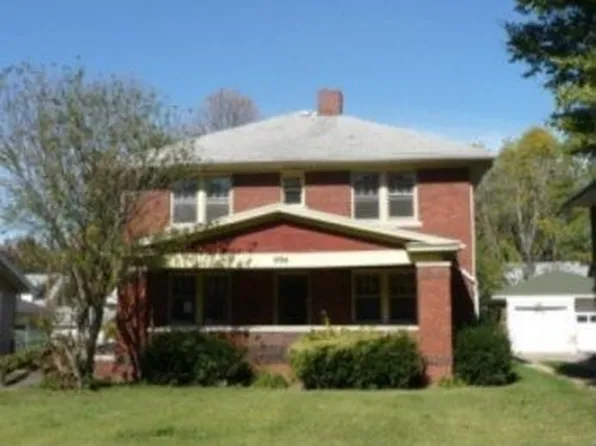 956 E Cantrell St, Decatur, IL 62521