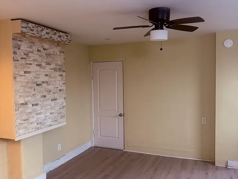 430 Norwich Ave #430 — Photo 4