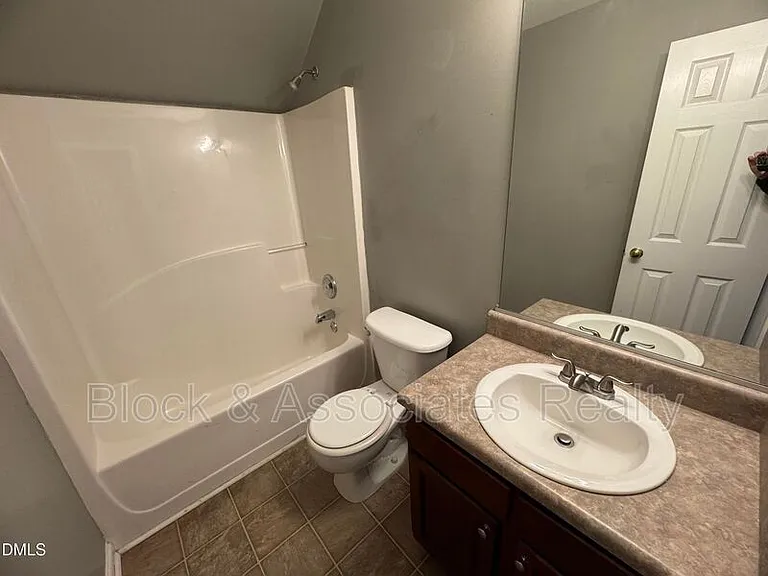 3228 Forest Mill Cir — Photo 15