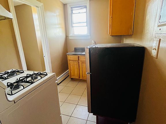 3rd image of 203 S 10th St #3