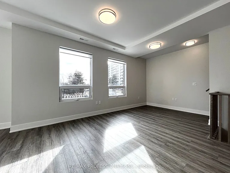 62 Dixfield Dr #102 — Photo 6