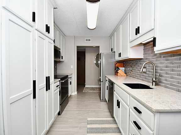4th image of 1110 3rd Ave N APT 604W