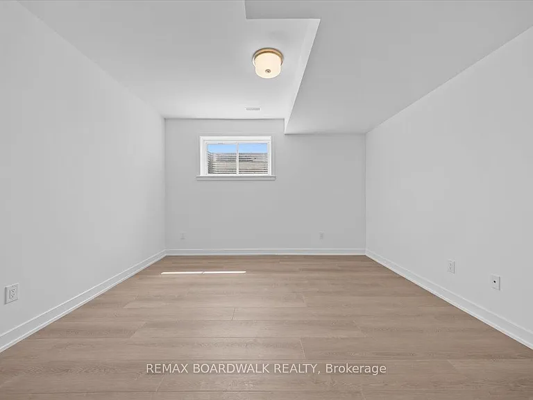 141 Shelleright St — Photo 5