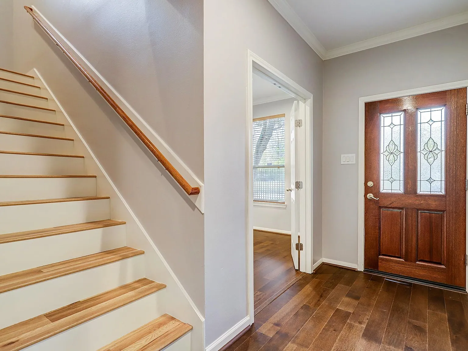 3 bed, 4.0 bath, 2254 sqft, $2,950 — Photo 3