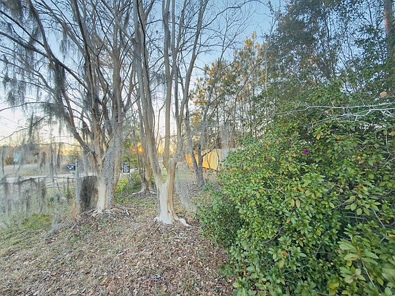 3rd image of 2925 Poole Rd