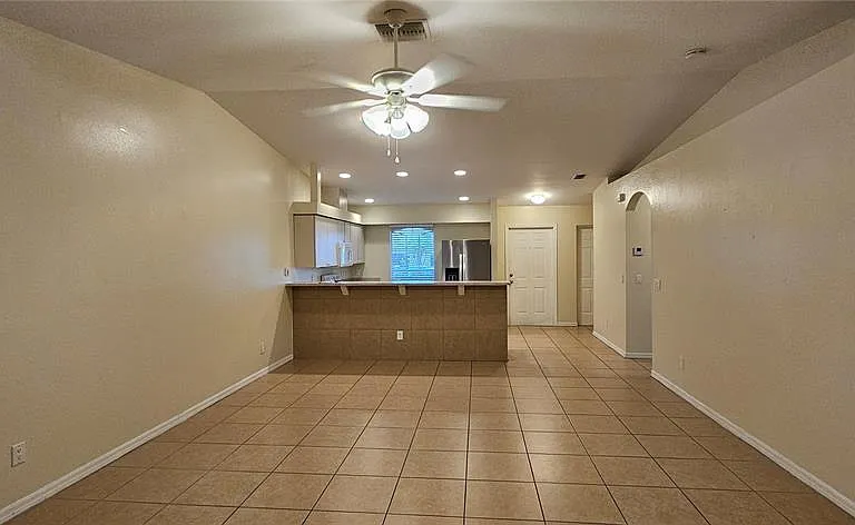 1628 SW Santa Barbara Pl — Photo 6