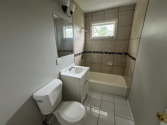 2nd image of 734 Orchard St #2A
