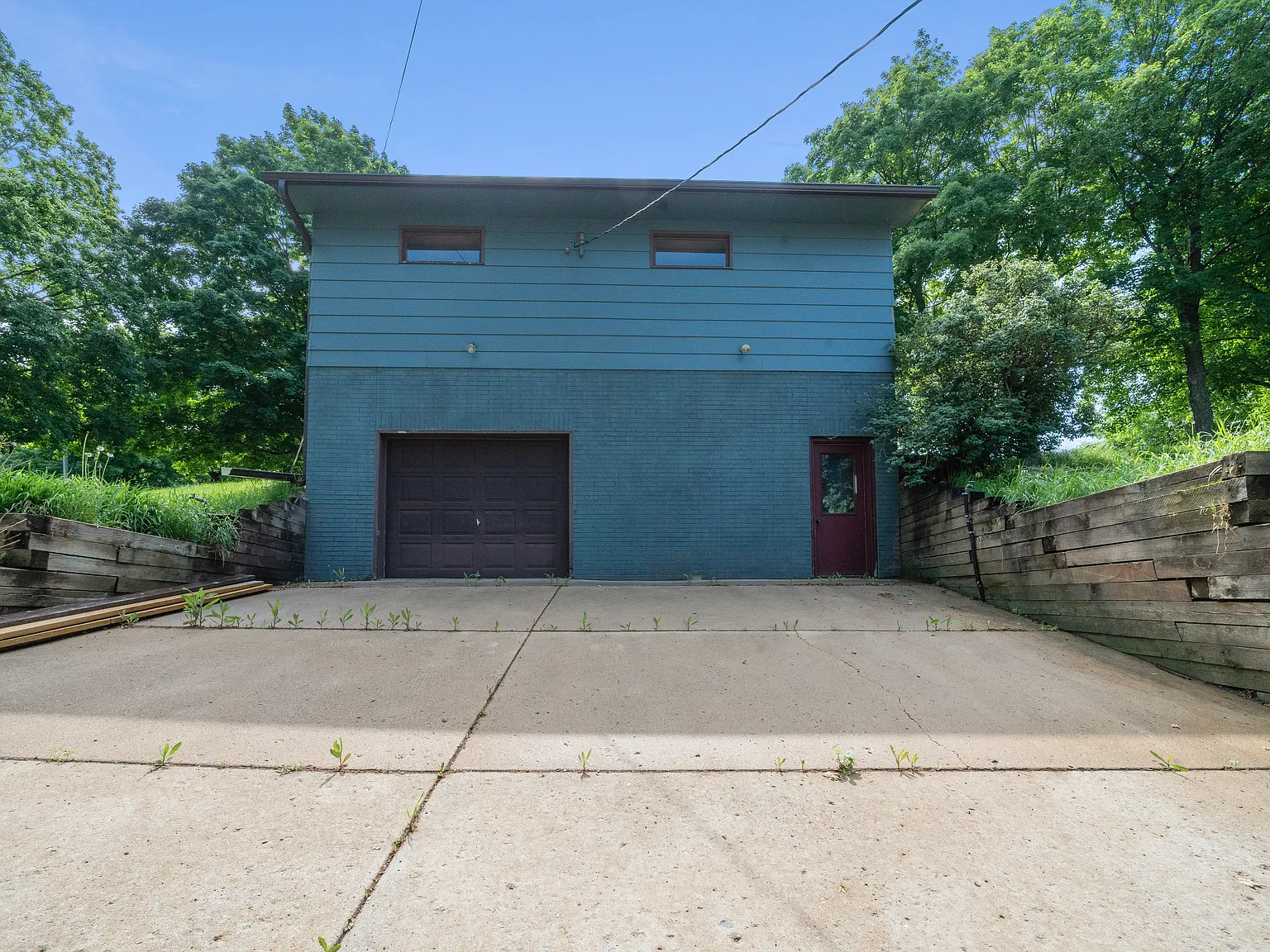 4 bed, 2200 sqft, $2,600 — Photo 2