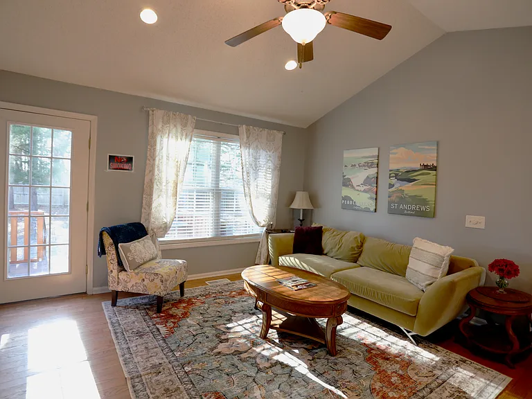 350 Woodgreen Dr — Photo 8