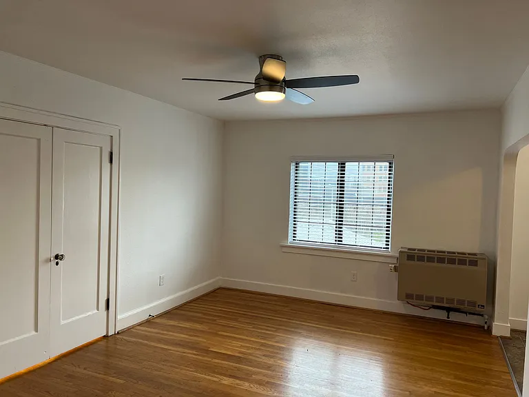 Fontana Court Apartments — Photo 13