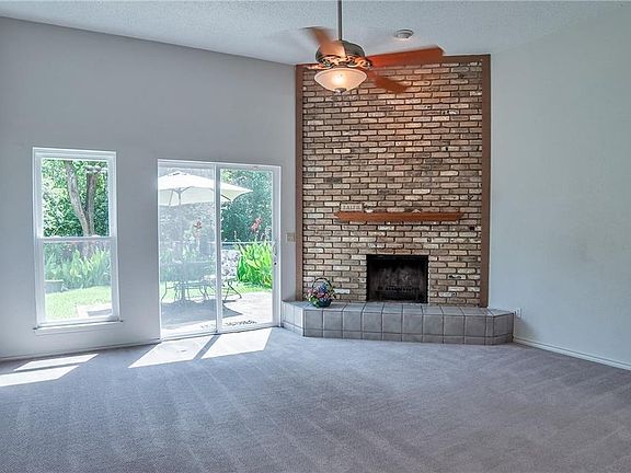 5th image of 5030 Branch Hollow Dr