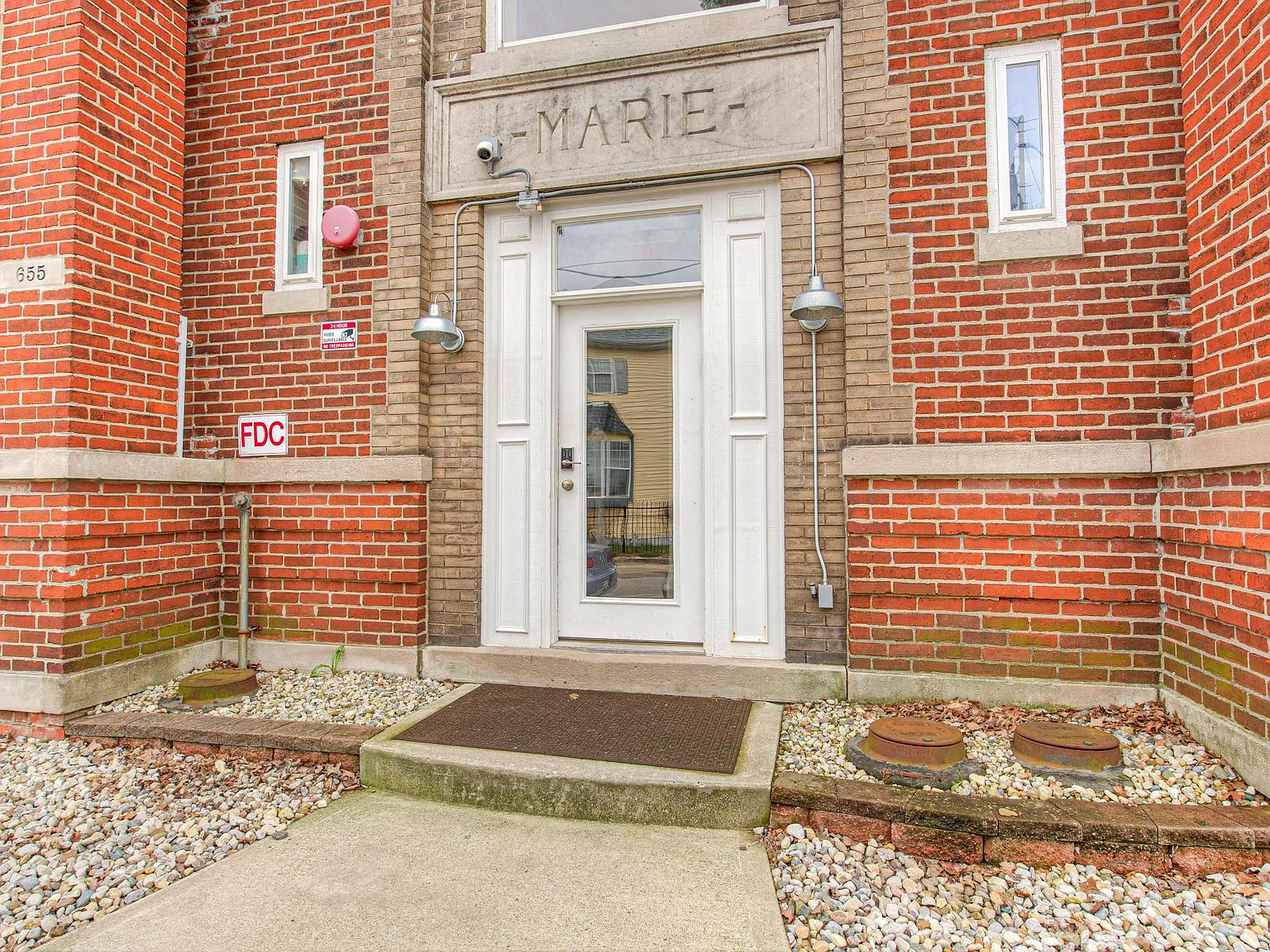 2 bed, 1000 sqft, $1,450 — Photo 3