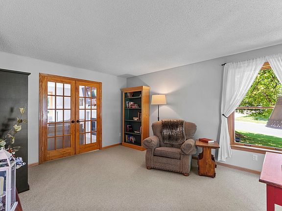 3rd image of 8010 Spruce Trl