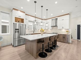 11042 240th St, Maple Ridge, BC V2W 1H6