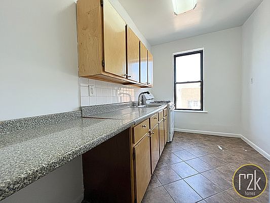 3rd image of 28-28 29th St #D7
