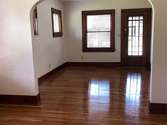 4th image of 168 Willard Ave NE
