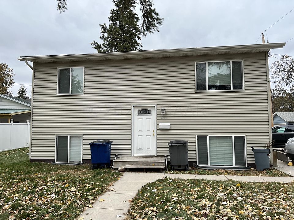 1st image of 212 10th Ave S