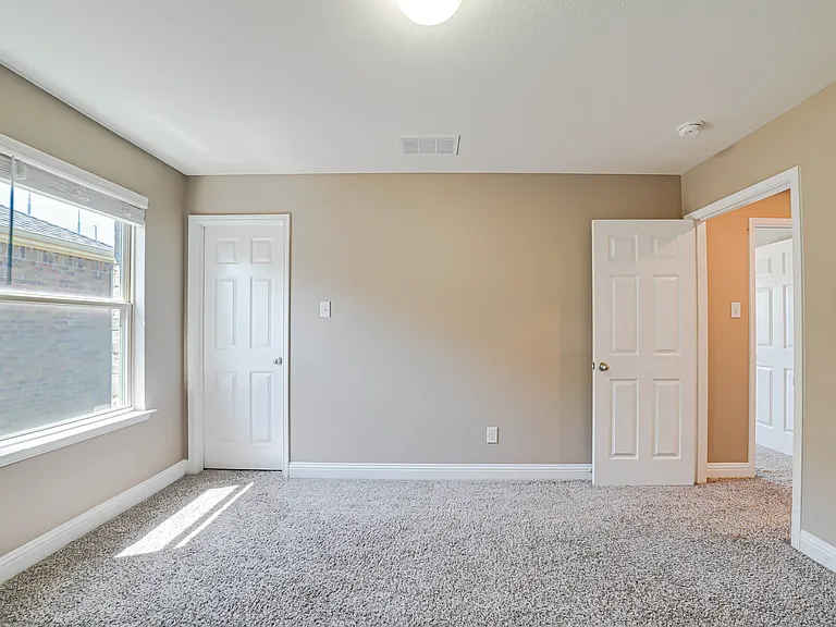 410 Club House Dr — Photo 23