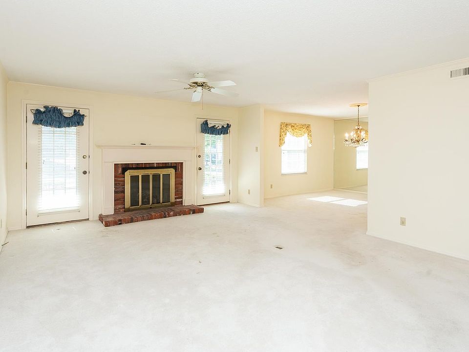 2323 Manor Grove Dr Chesterfield MO Zillow