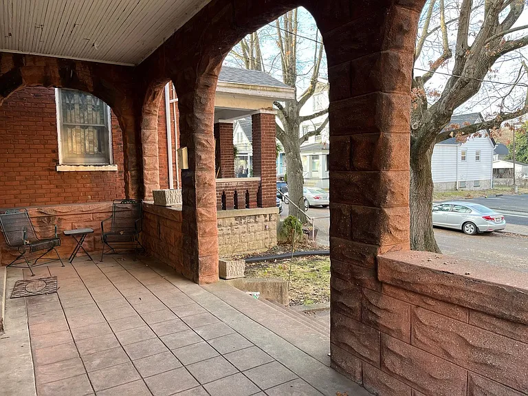 2102 Maryland Ave — Photo 32