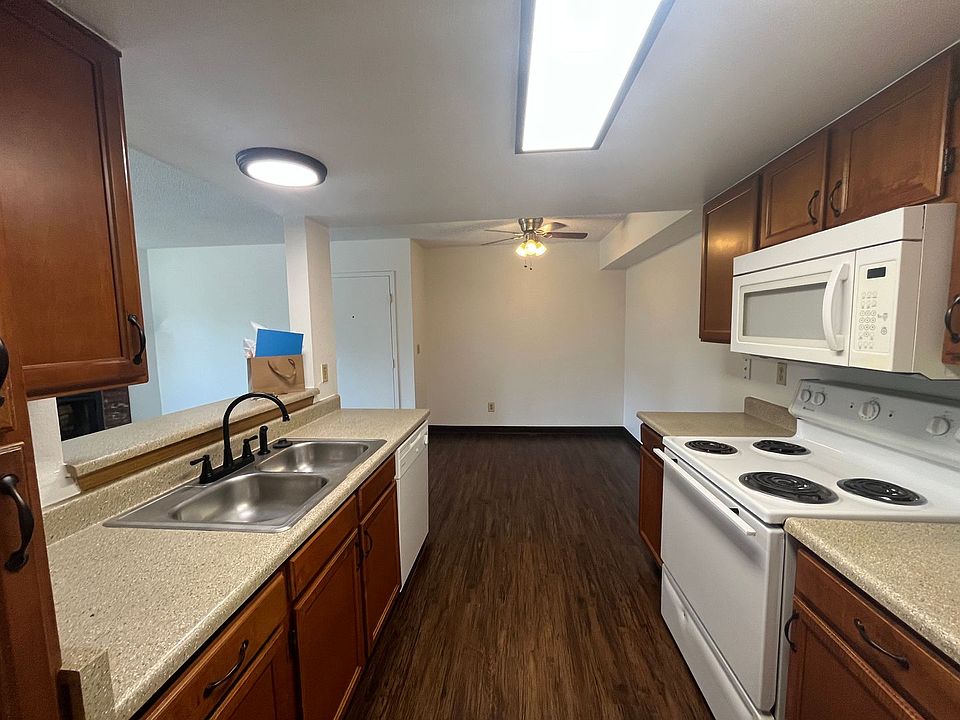 1st image of 1035 S Elkhart Way APT 102