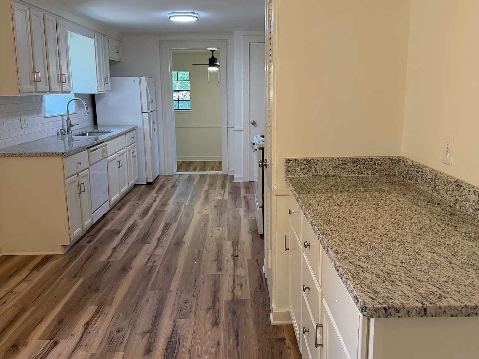 3 bed, 1208 sqft, $1,775 — Photo 2