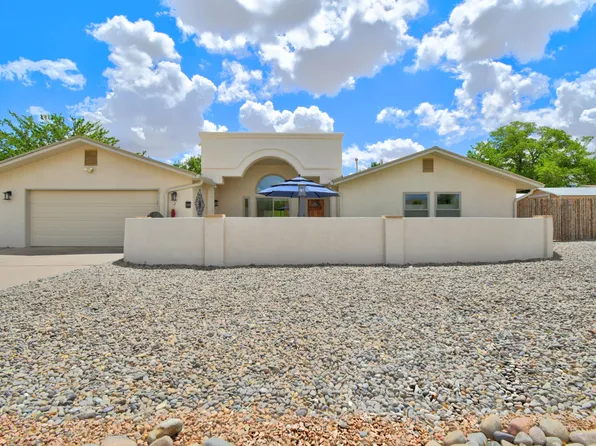 5208 Chapel Dr NW, Albuquerque, NM 87114