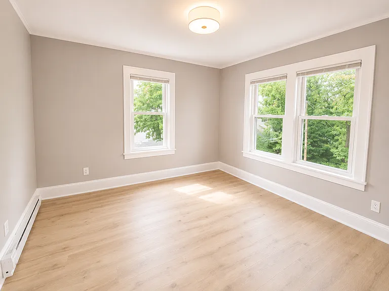 1013-1015 Prospect St #2L — Photo 6