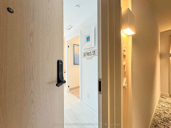 4th image of 5 Defries St #514