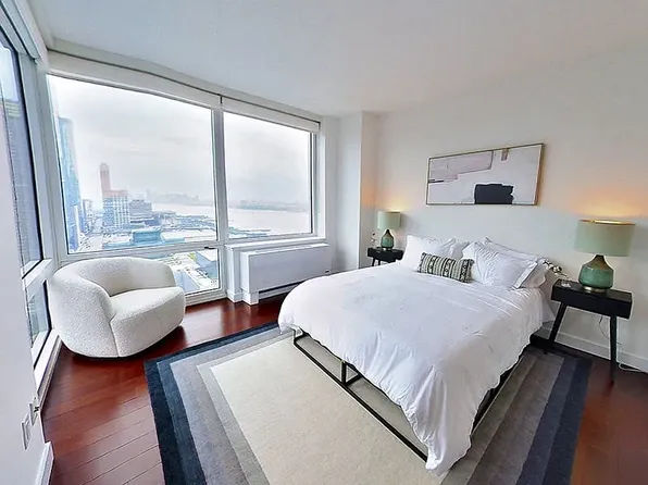 620 W 42nd St, New York, NY