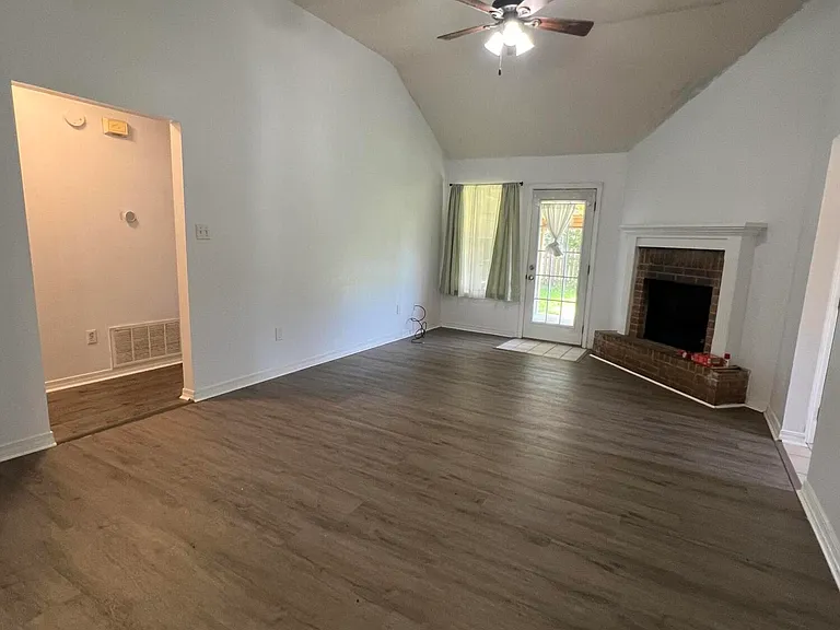 501 Woodward Dr — Photo 10