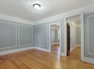 25-41 33rd St #2F, Astoria, NY 11102