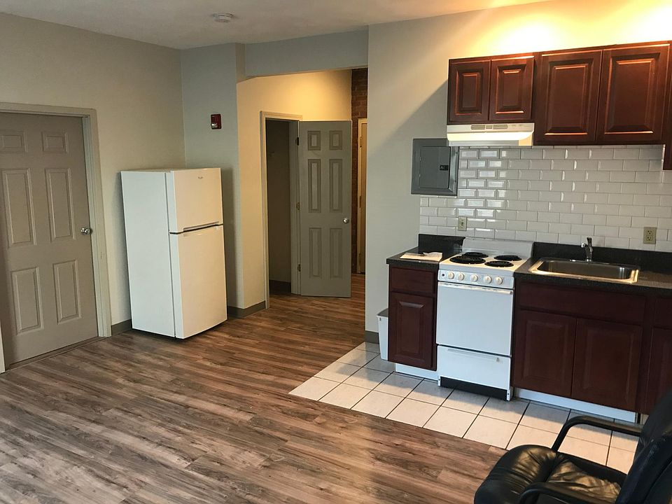 1st image of 364 Harvard St #8