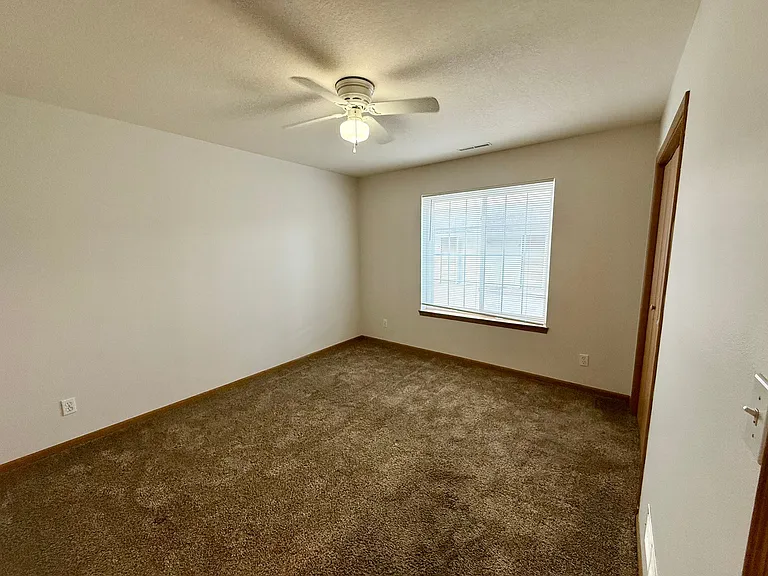 219 Crystal St — Photo 30
