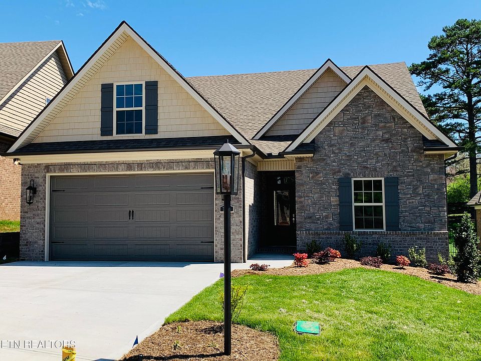 2nd image of 326 Rugby Manor Ln