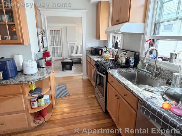 34 Leonard St, Somerville, MA