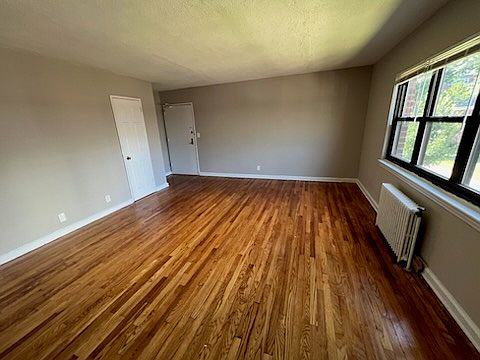 2nd image of 1556 Center Ave