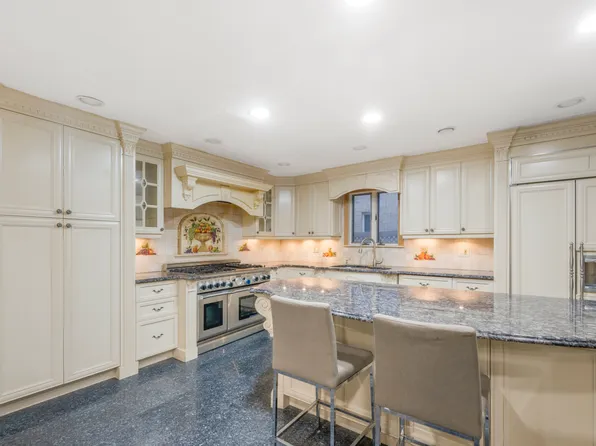 201-03 28th Avenue image 3 of 25