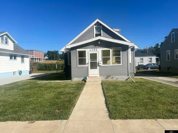 4206 Wirt St, Omaha, NE 68111