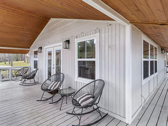 4th image of 21 Red Bird Ln