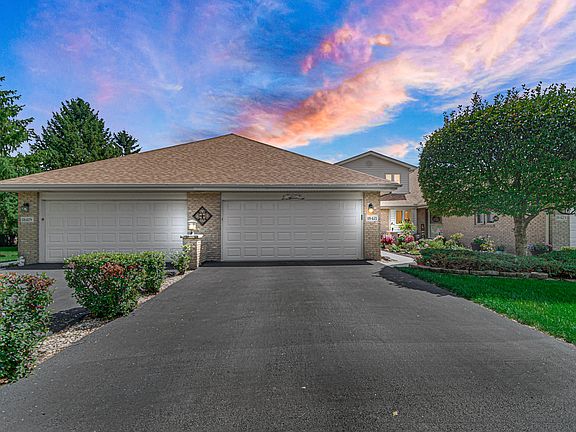 4th image of 18421 Lakeview Cir E