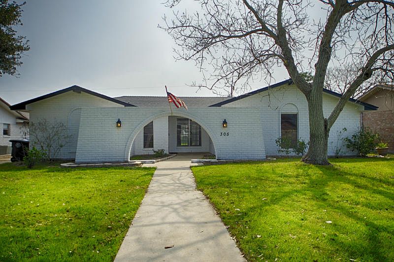 1st image of 305 Mediterranean Dr