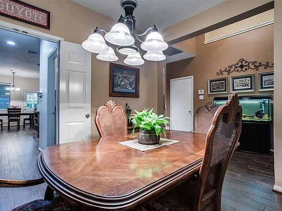 4th image of 11118 Cliffrose Ct