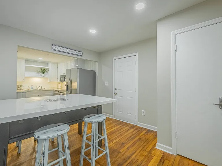 230 Habersham Dr — Photo 9