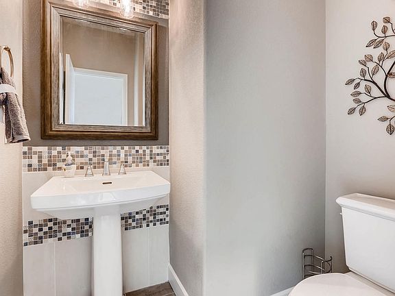3rd image of 1538 Castle Creek Cir