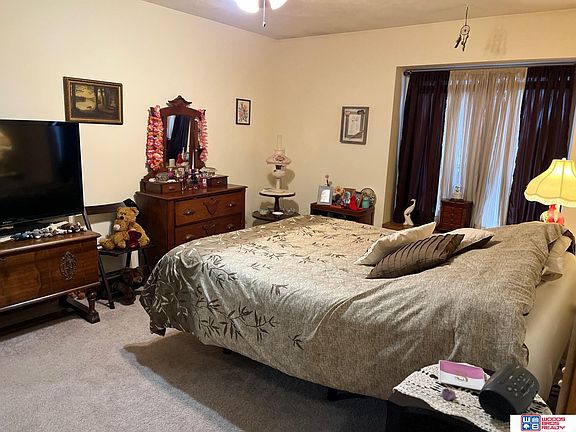 5th image of 5244-5246 Prescott Ave
