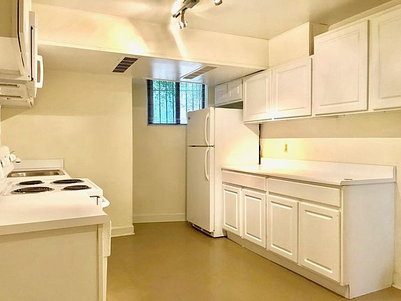 4th image of 456 W Belden Ave #1