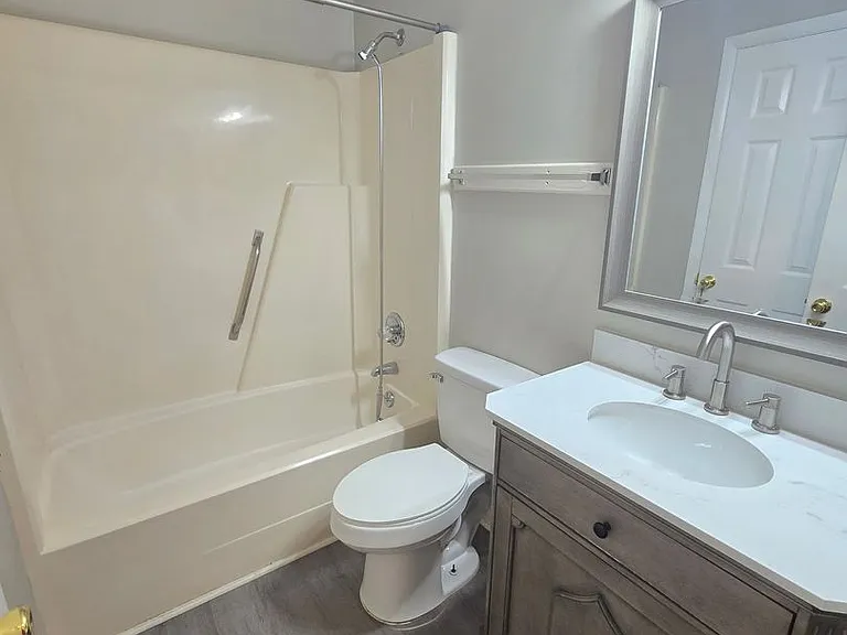 6484 Kelmscot Ct — Photo 11