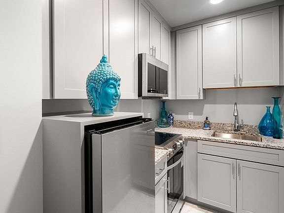 4th image of 274 Clarendon St APT 7
